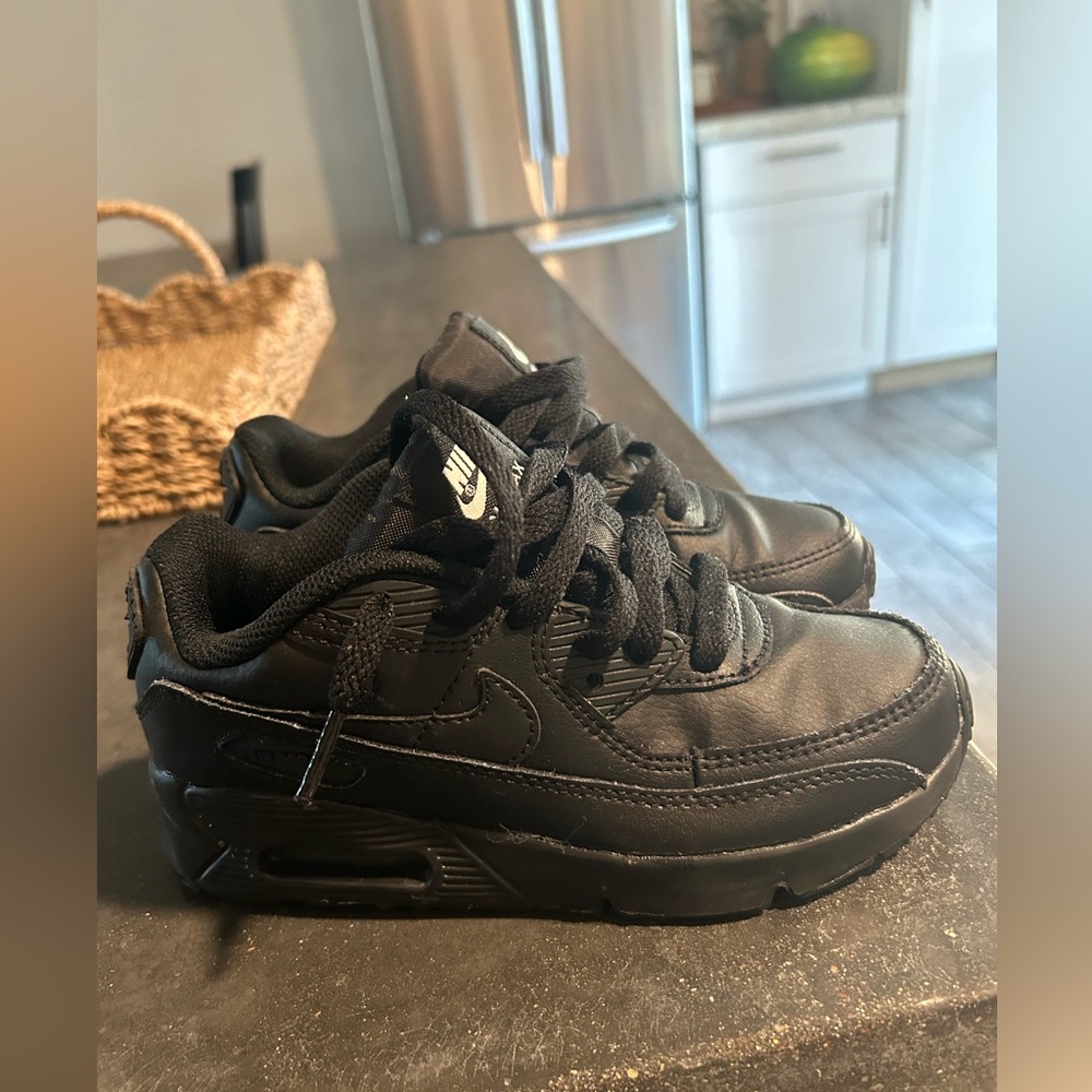 Youth Nike shoes size 1.5